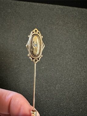 Vintage Avon Kensington Victorian Revival Gold-Tone Decorative Stick Pin